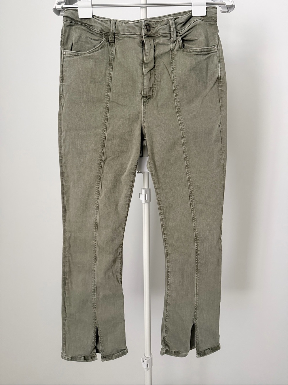 We The Free - Slim Straight Jeans in Olive